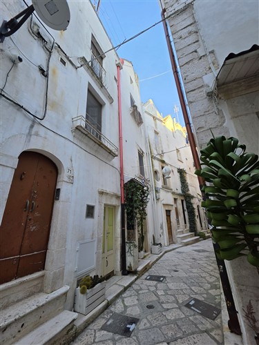 Soluzione Autonoma su Tre Livelli Vicino Porta Nuova